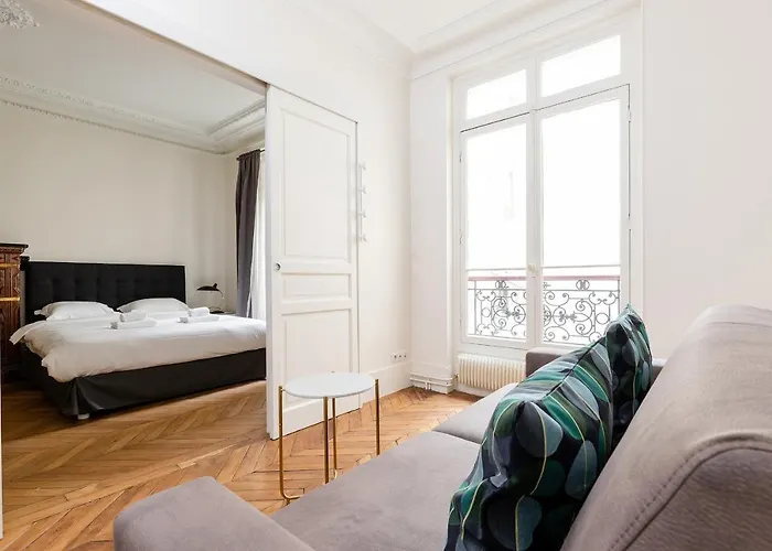 Sevres-Babylone - St Germain Apartment
